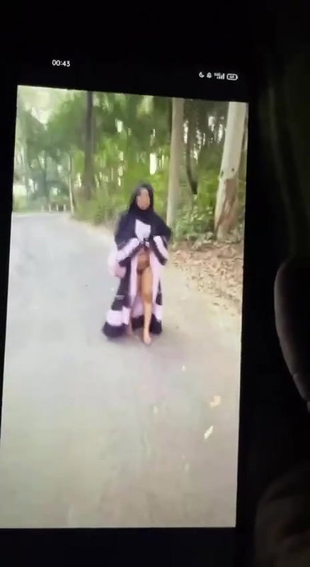 Cute Hijabi Bengali Girl Walking Nude On Road Short Clip Leak