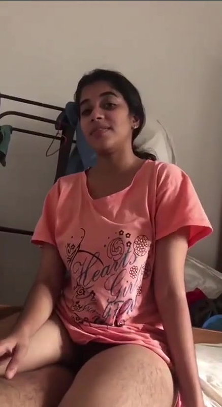 Hot desi girl Suck his bf dick with a pain of mounth