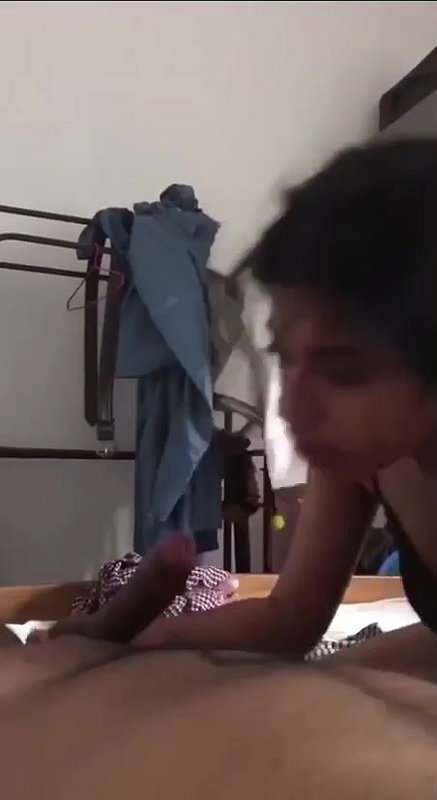 Hot desi girl Suck his bf dick with a pain of mounth
