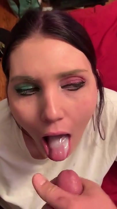cute girlfriend blowjob and cum out mouth