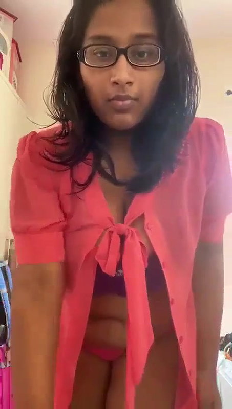 Cute Mallu BBW Girl Pressing Big Boobs