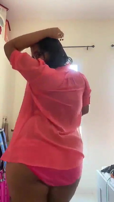 Cute Mallu BBW Girl Pressing Big Boobs