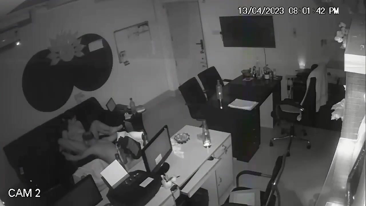 Boss Ne Apne Ladies Staff Ke Sath Sex Kiya Aur Uska Webcam Sex Video Bana Kar Viral Kiya