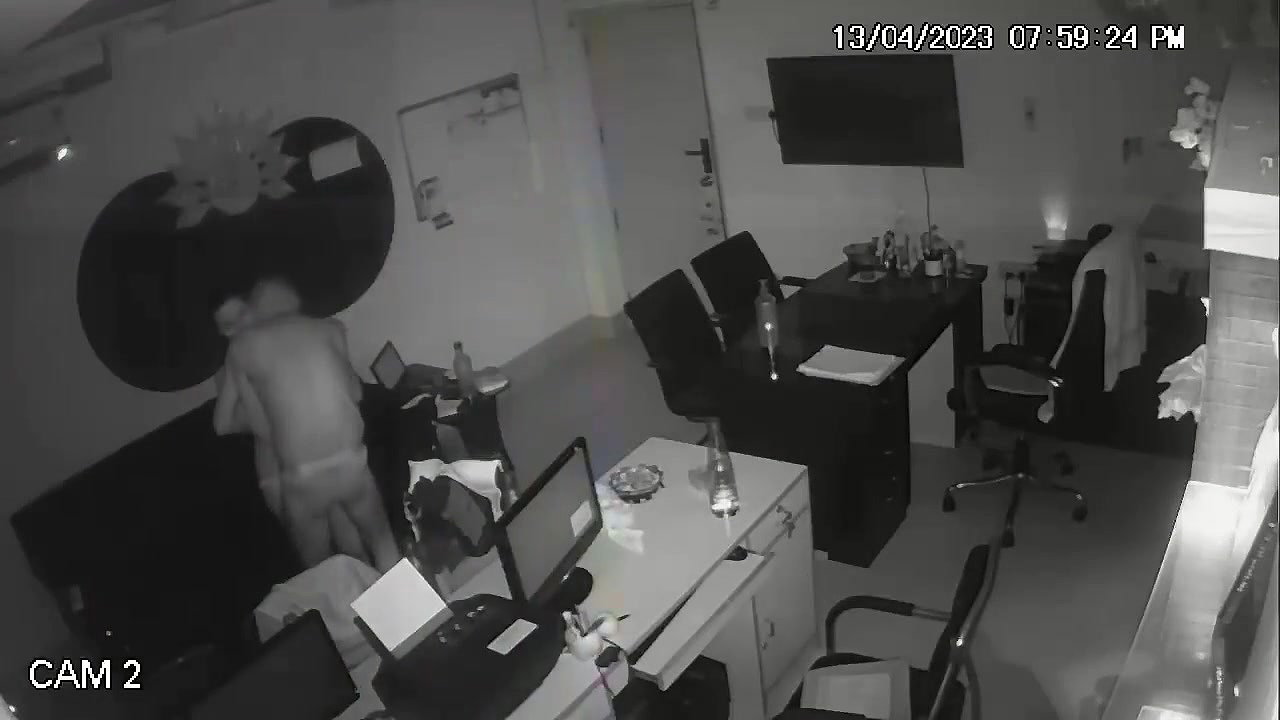 Boss Ne Apne Ladies Staff Ke Sath Sex Kiya Aur Uska Webcam Sex Video Bana Kar Viral Kiya