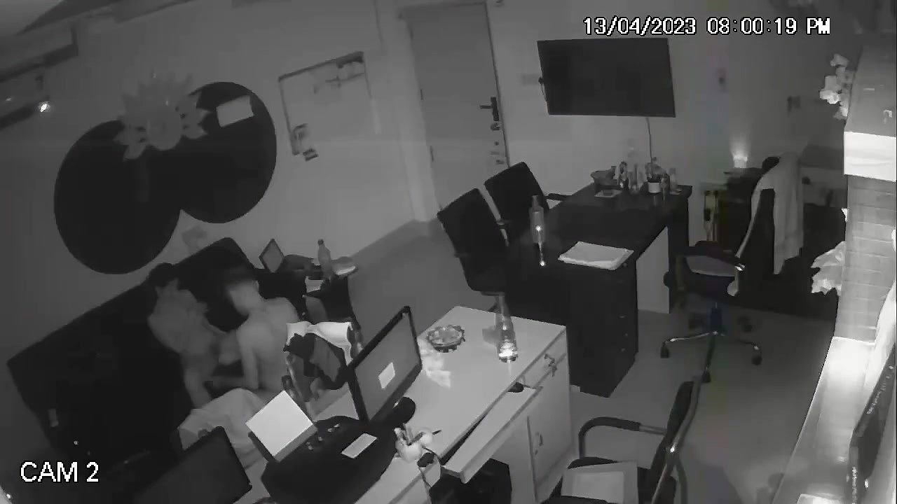 Boss Ne Apne Ladies Staff Ke Sath Sex Kiya Aur Uska Webcam Sex Video Bana Kar Viral Kiya