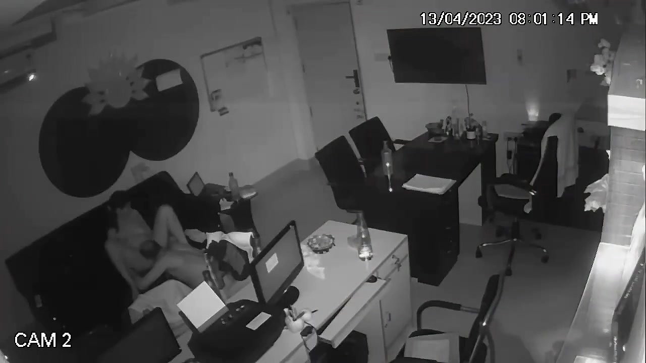 Boss Ne Apne Ladies Staff Ke Sath Sex Kiya Aur Uska Webcam Sex Video Bana Kar Viral Kiya