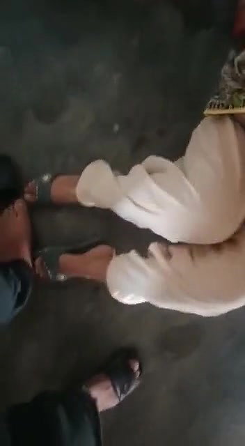 Desi Ladki Ko Lund Chusate Time Uske Muh Me Jor Se Pura Lund Andar Ghussa Diya