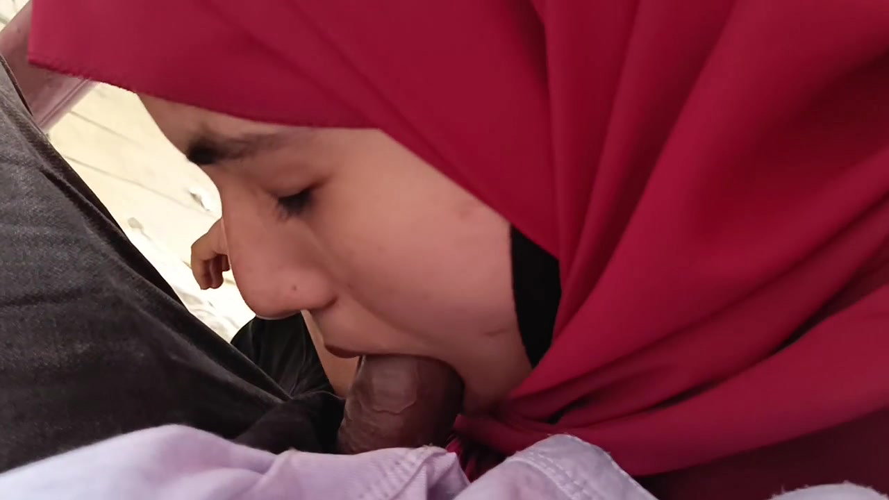 Muslim Ladki Ne Hijab Pahan Kar Hi Lund Ki Chusai Ki Bahar Me