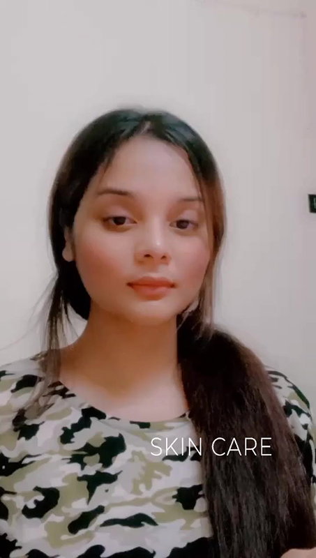 Cute Girl Showing Big Boobs