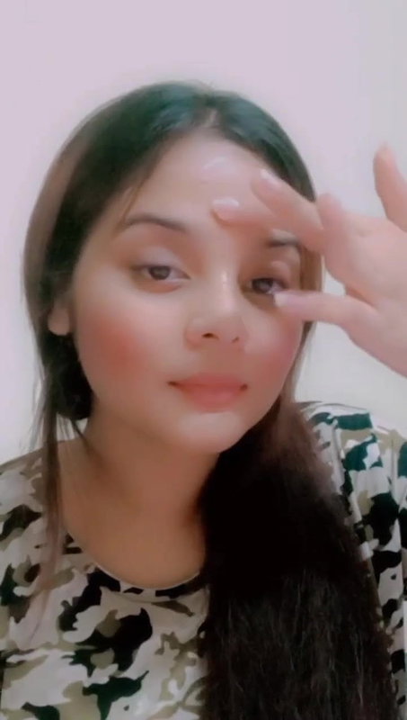 Cute Girl Showing Big Boobs