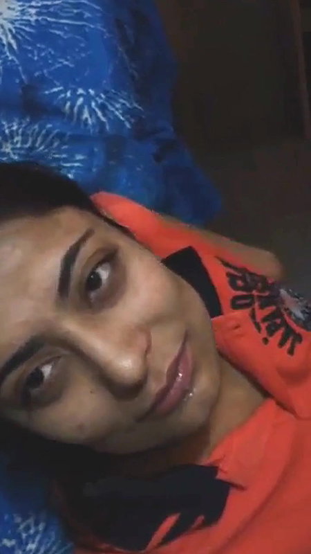 Girlfriend Ke Muh Me Muthi Maar Kar Maal Gira Diya