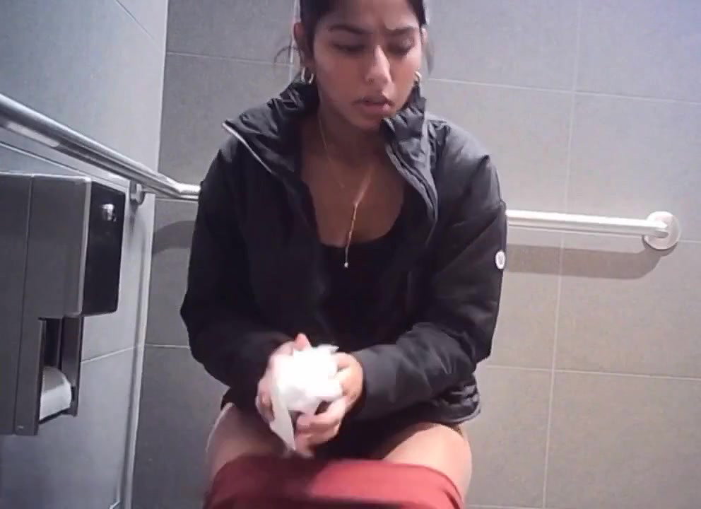 DESI TEEN GIRL PlSSlNG ON OFFICE RESTR00M FIXED SPYCAM CAPTURED JUICY PUSSY  SEXY ASS
