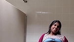dusky girl nude show in bathroom