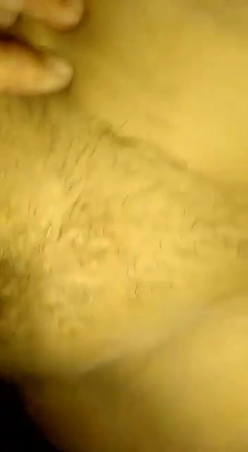 Bagal Flat Me Rahne Wali Bhavi Ko Raat Me Uska Bur Faila Faila Kar Land Gussaya Aur Chudai Ki