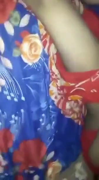 Desi Bhavi Ko Raat Me Uske Bur Ko Chata Aur Uske Baad Bur Ki Chudai Karke Maal Giraya
