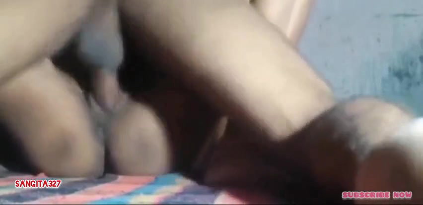 Bhabhi Ka Boobs Kitna Bda hai ungli Under Daal diya