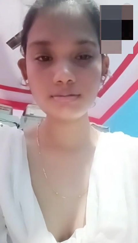 bengali gf showing boobs in video call