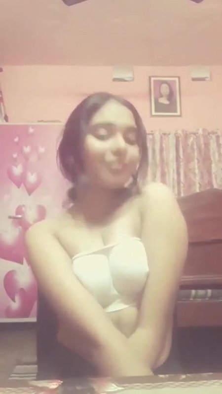 College Girl  Hot Bhabhi Nude Captured Secretly