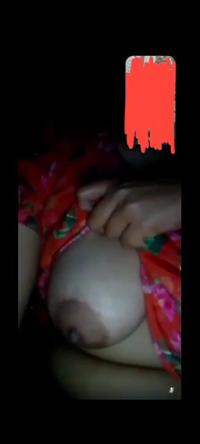 Cute Bengali Girlfriend Showing Big Boobs