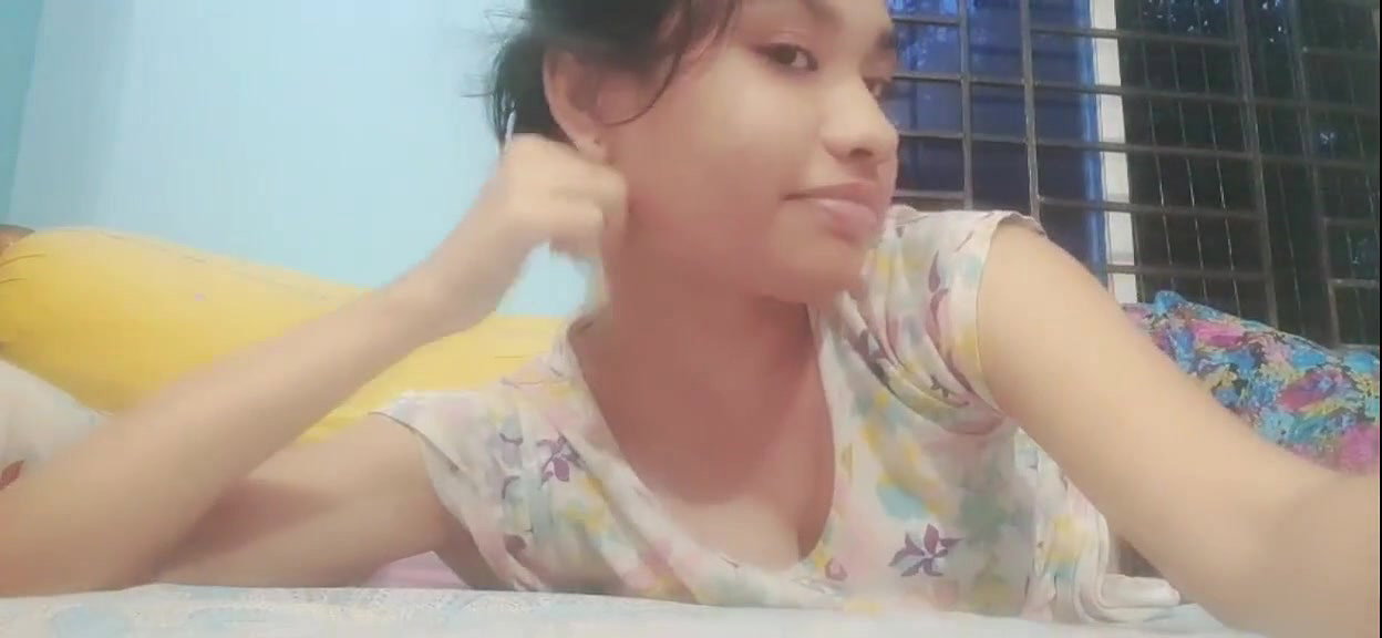 Horny GF Showing