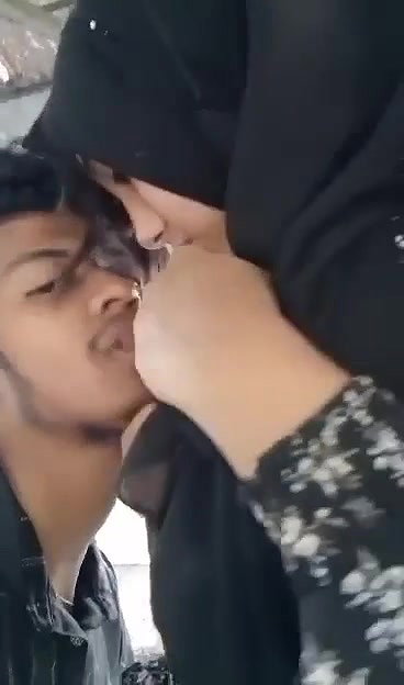 hijab Bengali boob sucking by lover in outdoor sex