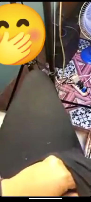 cat eyes girls boobs show to lover on video call