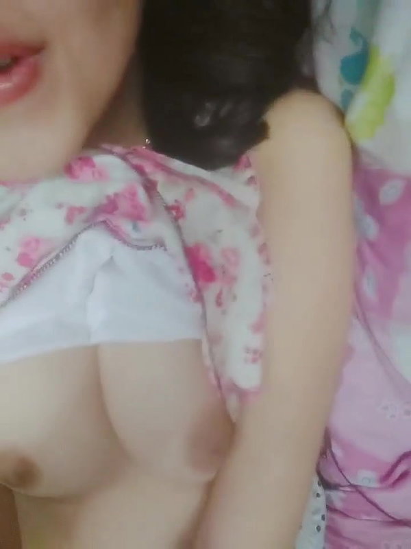 cute girl nude show