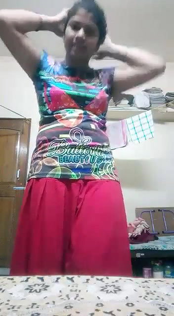 nangi bhabhi kapde pehen te hue video banayi