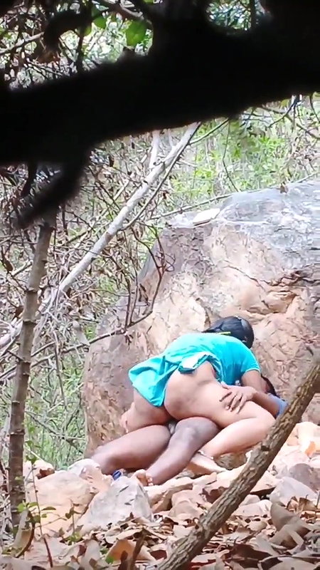 Desi couple fucking outdoor