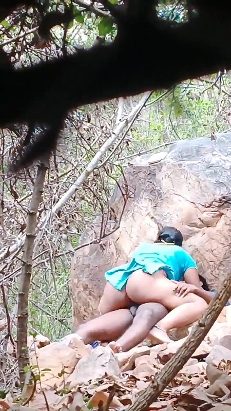 Desi couple fucking outdoor