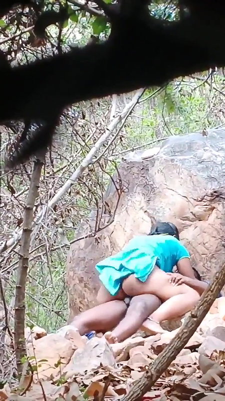 Desi couple fucking outdoor