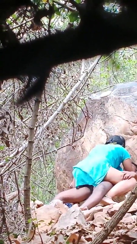 Desi couple fucking outdoor
