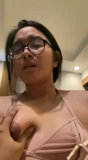 chasmish ladki ne kri lund ki sawari