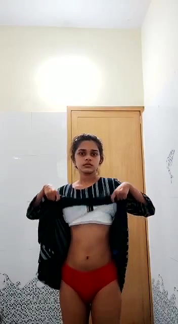 top kholke boob dikhayi