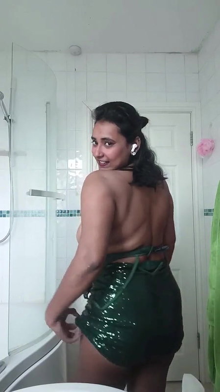 milk tanker MILF stripping viral Hindi sex MMS