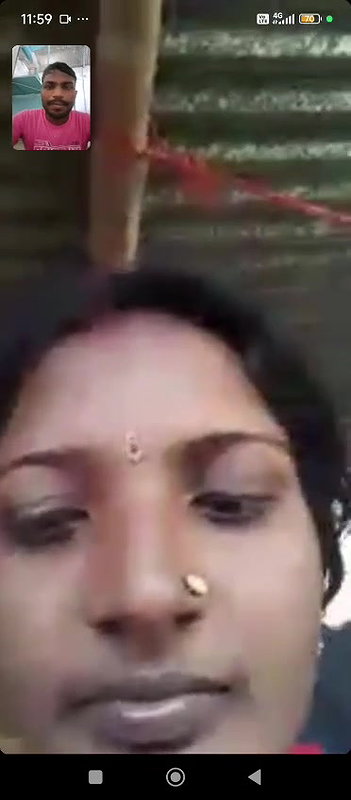 saree uthake chcuhe dikhayi