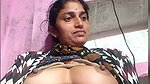 Pooja aunty show her boobs
