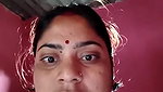 aanushaka boob show