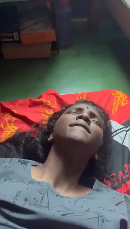 Tamil sex bhabhi moaning missionary fucking