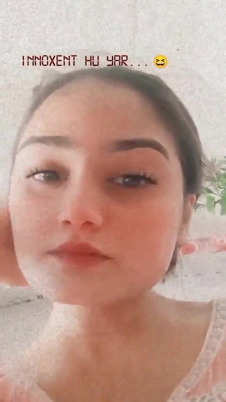 Babe showing her boobs
