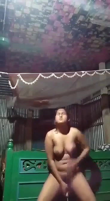 tall village girl nude masturbation viral dildoing