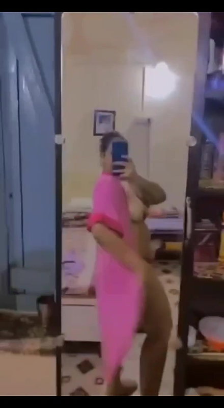 busty MILF nude before mirror leaked FSI nude