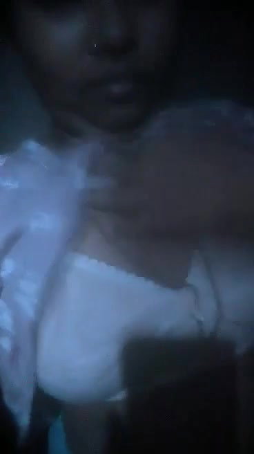 South Indian girlfriend boobs show selfie