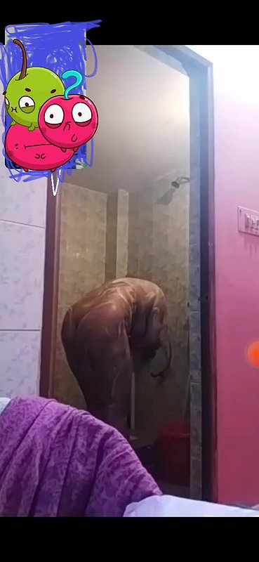 girlfriend fingering video call and nude bath