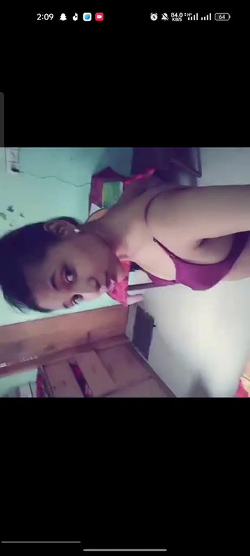 Indian girl stripping bra and viral boob show