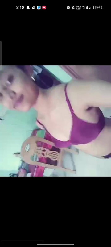 Indian girl stripping bra and viral boob show
