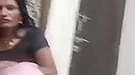 viral Indian mature slut handling customer dick