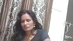 viral Indian mature slut handling customer dick