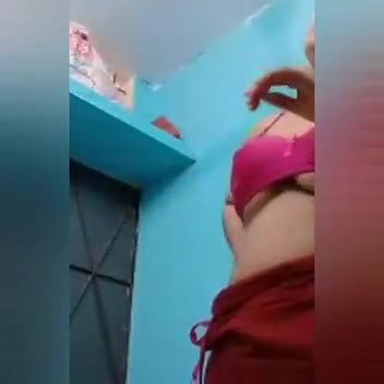 girlfriend dressing video after bath showing boobs