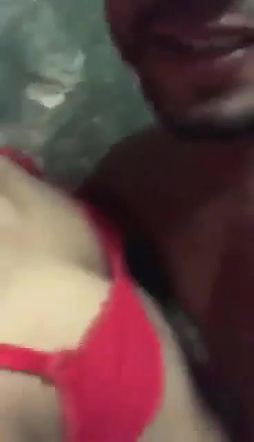 Desi lovers making their fuck video on mobile cam
